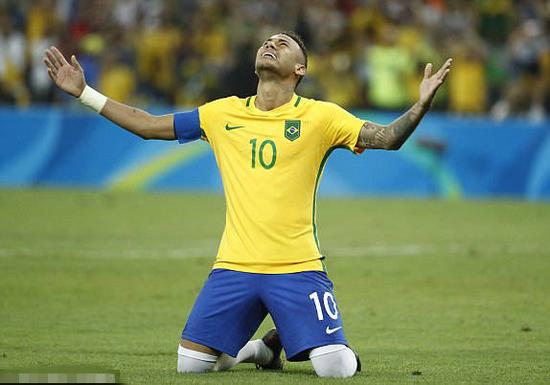 传记作者：亚马尔早期对莱万很不满，后来明白对方是想帮自己