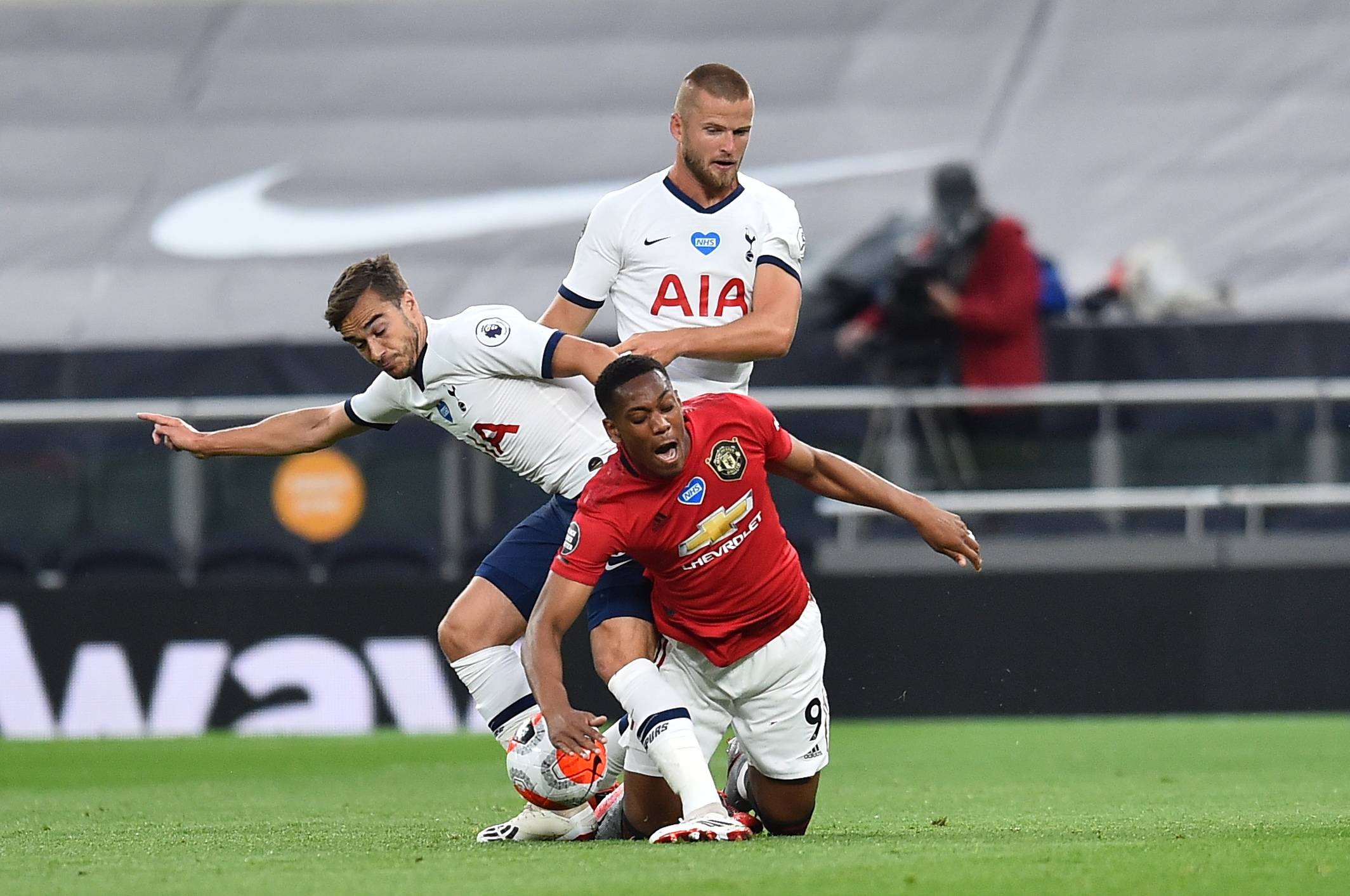 洛杉矶道奇官方商城：大谷翔平 2025 赛季 MVP 纪念画册首日预订量突破 8 万册