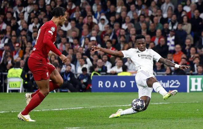 赫内斯：凯恩会在拜仁踢到2027年，在伦敦时他要靠保镖生活