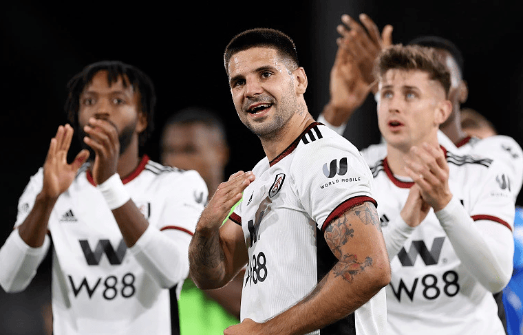 哈维·阿隆索的皇马困境：教练权威与球星共存的艺术