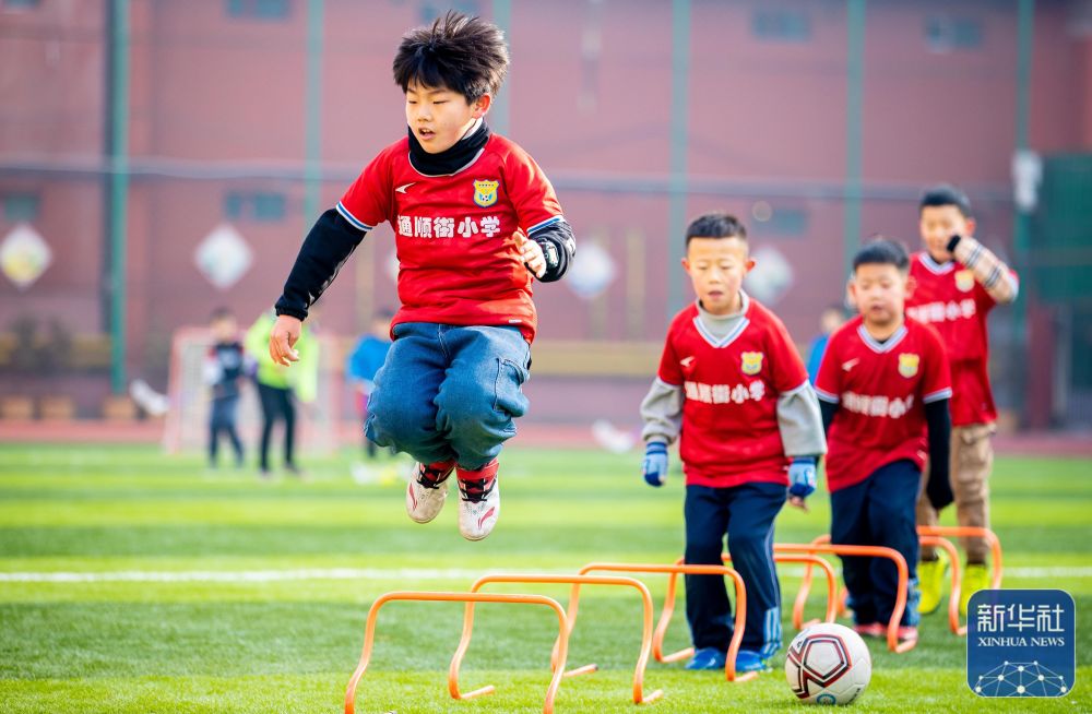 记者：哲凯赖什没参加欧冠赛前最后一练，此前曾感到肌肉不适